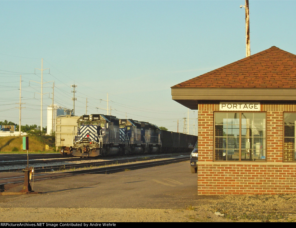 MRL 265 and sisters idling by the depot